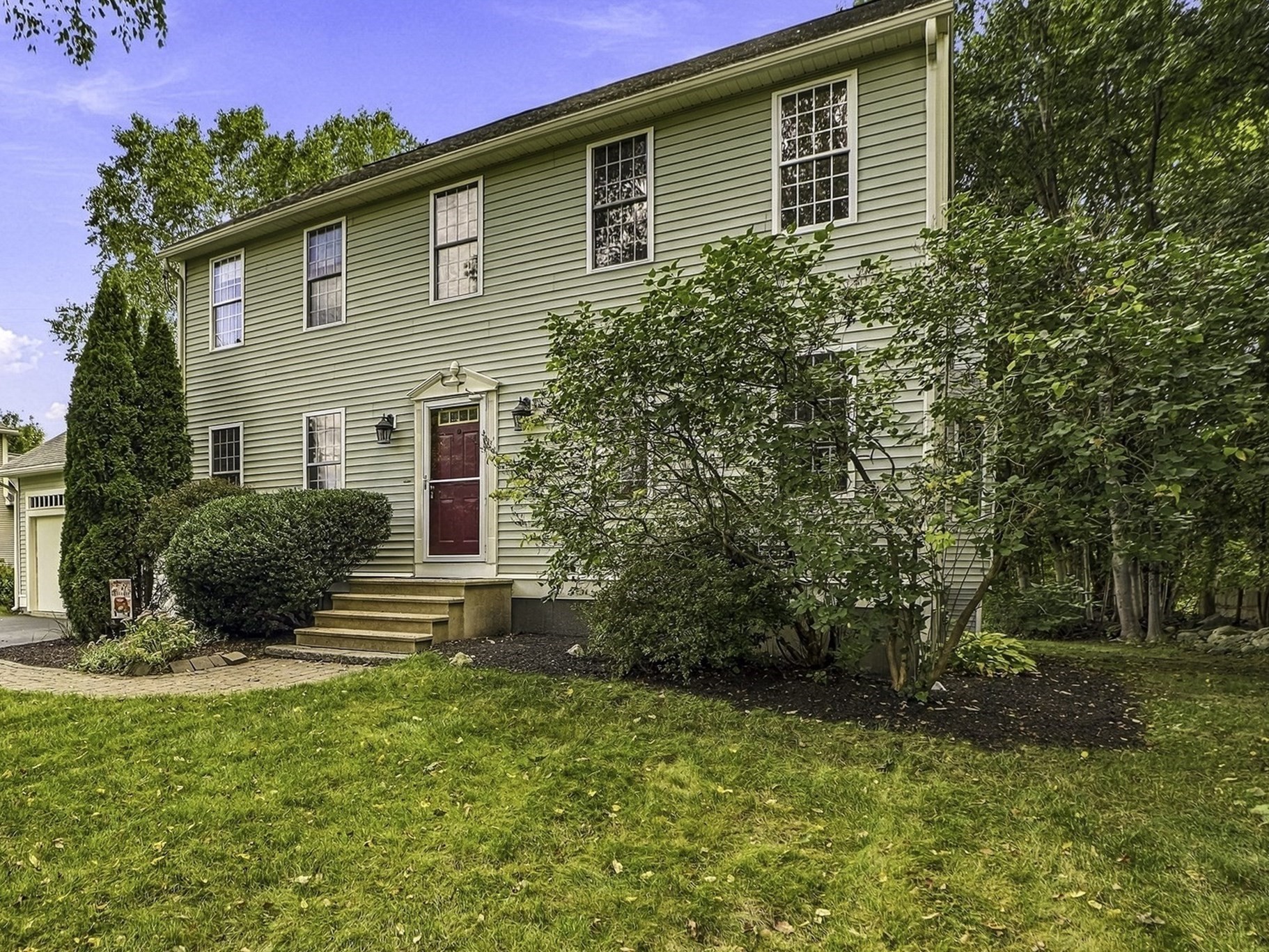 21 Lyons Road Dudley, MA 01571 - Photo 1 of 39 Gallery Image 1