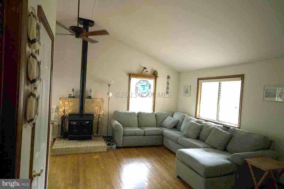 61 Falcon Bridge Road Berlin, MD 21811 - Photo 4 of 34