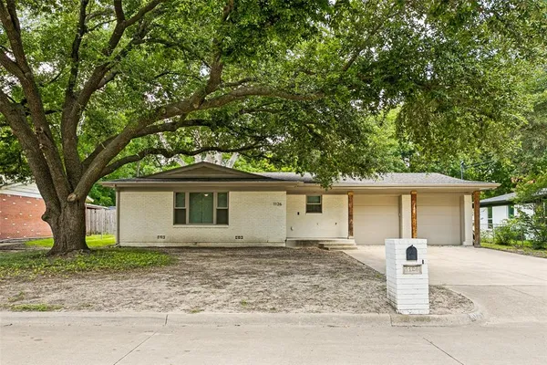 $299,900 | 1126 Warden Street, Benbrook, TX 76126