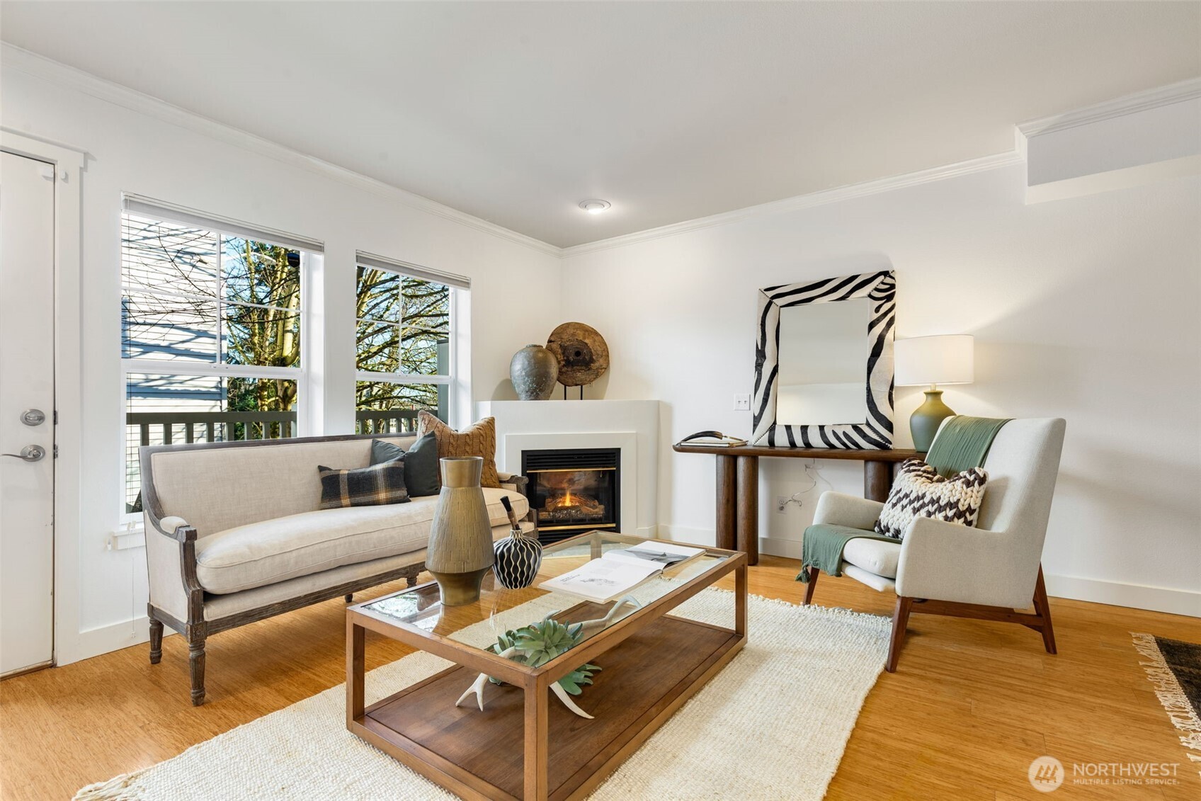 206 24th Avenue East Seattle, WA 98112 - Photo 2 of 29