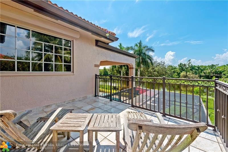 3845 Windmill Lakes Road Weston, FL 33332 - Photo 35 of 89