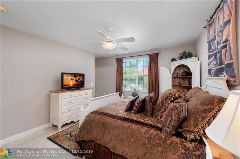 3845 Windmill Lakes Road Weston, FL 33332 - Photo 39 of 89