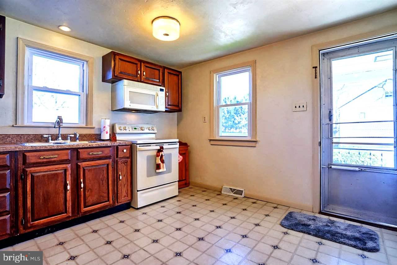 6551 York Road Spring Grove, PA 17362 - Photo 5 of 30