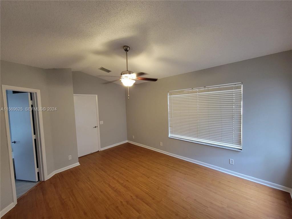 928 Falling Water Road Weston, FL 33326 - Photo 13 of 37 #13