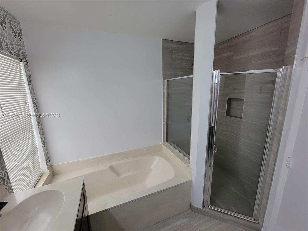 928 Falling Water Road Weston, FL 33326 - Photo 15 of 37 #15