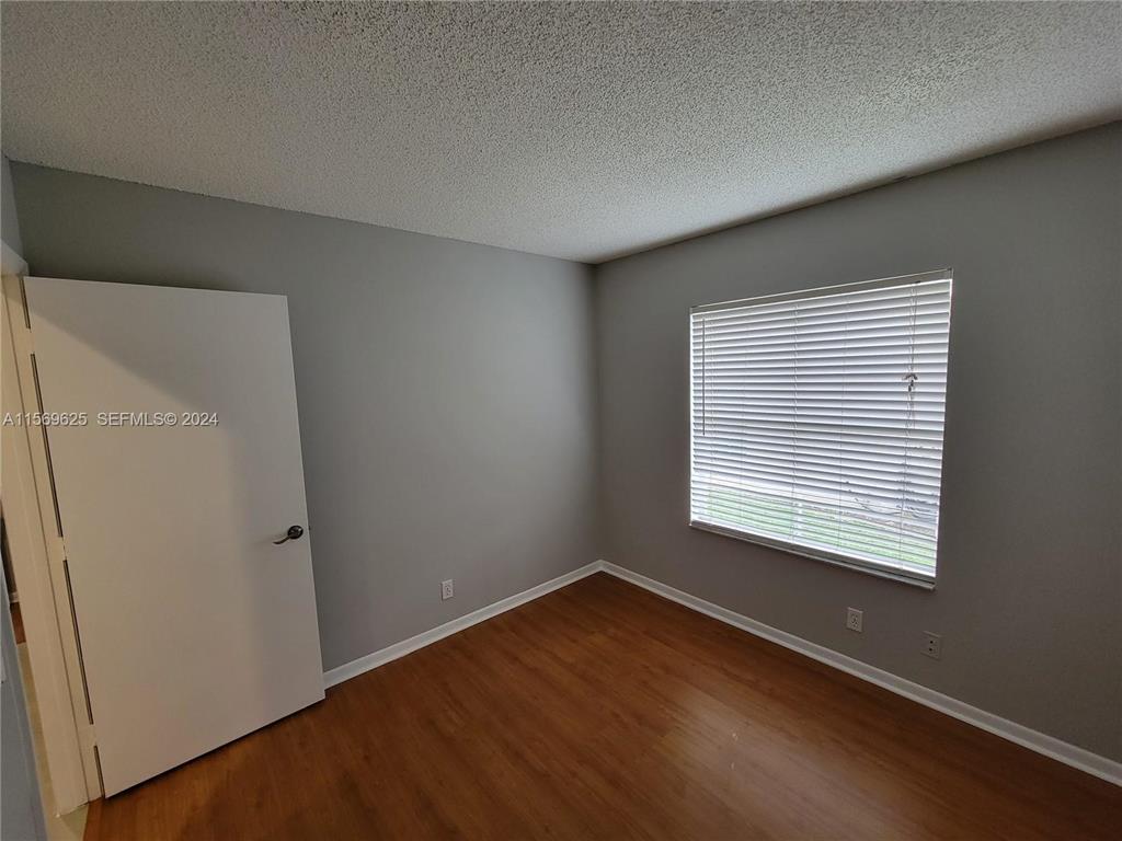 928 Falling Water Road Weston, FL 33326 - Photo 18 of 37 #18