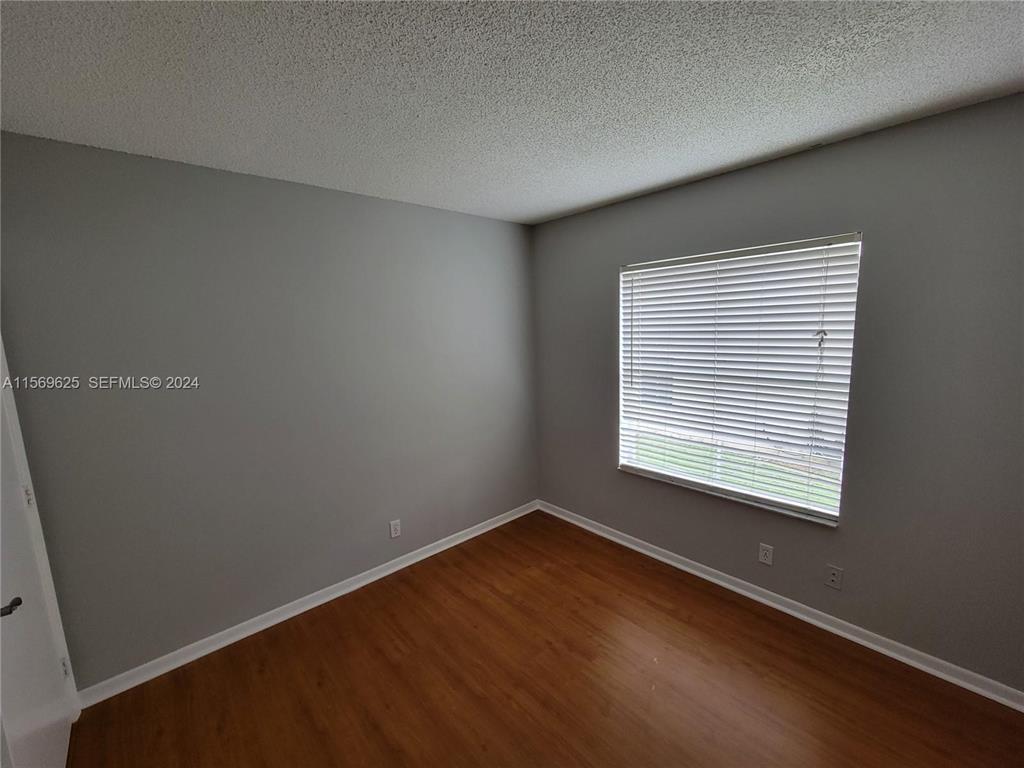 928 Falling Water Road Weston, FL 33326 - Photo 20 of 37 #20