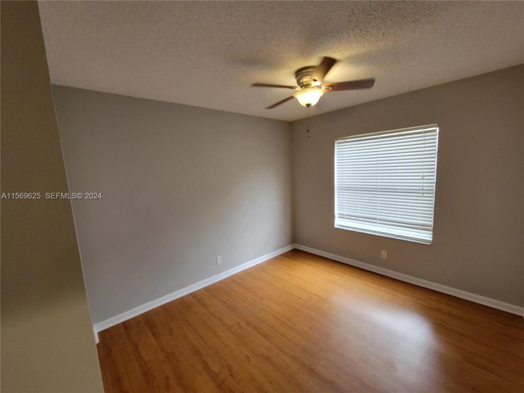 928 Falling Water Road Weston, FL 33326 - Photo 24 of 37 #24