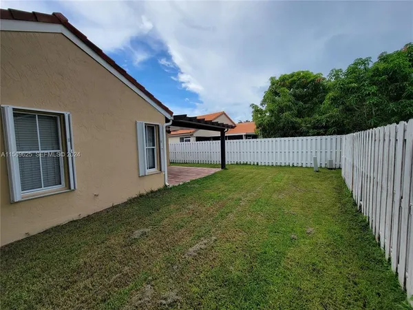 $4,490 | 928 Falling Water Road, Weston, FL 33326