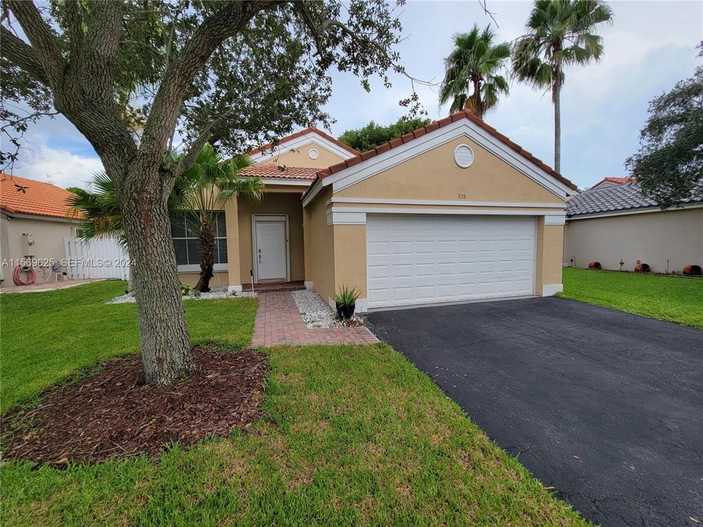 928 Falling Water Road Weston, FL 33326 - Photo 32 of 37 #32