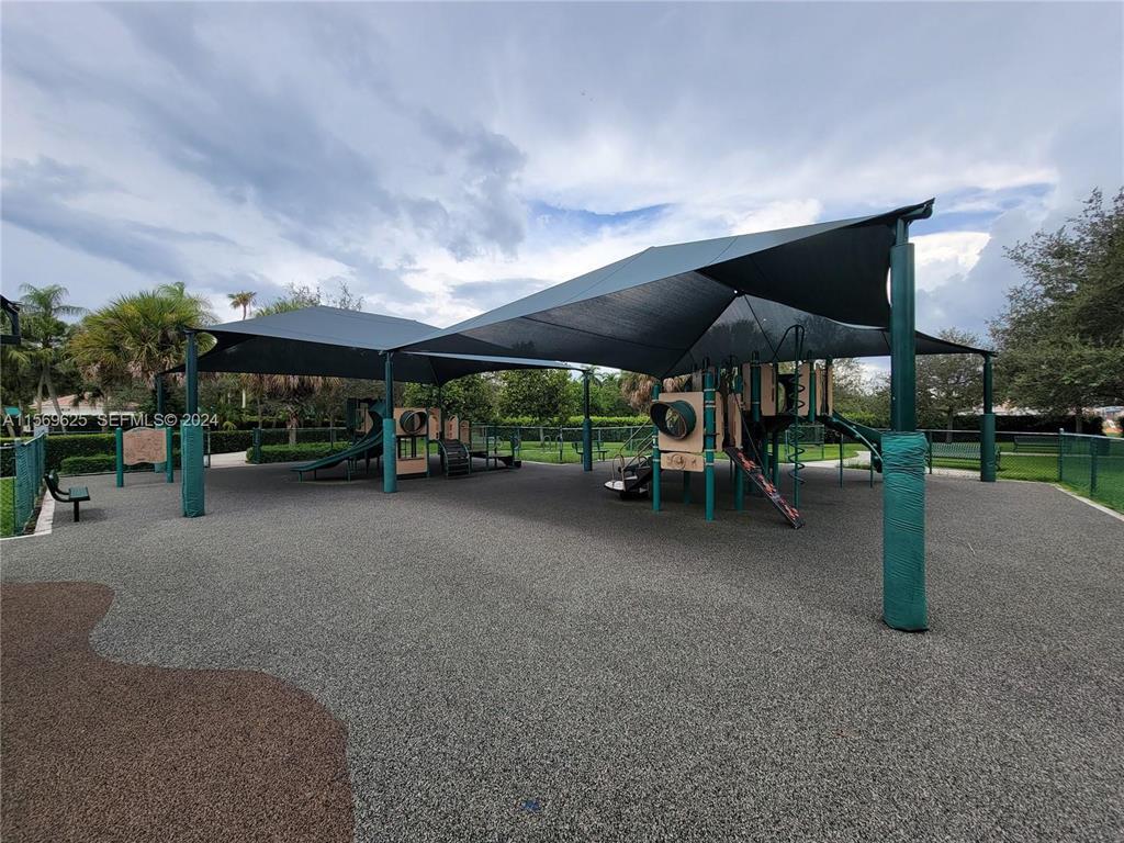 928 Falling Water Road Weston, FL 33326 - Photo 36 of 37 #36