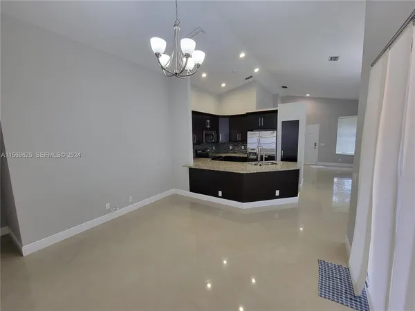 $4,490 | 928 Falling Water Road, Weston, FL 33326
