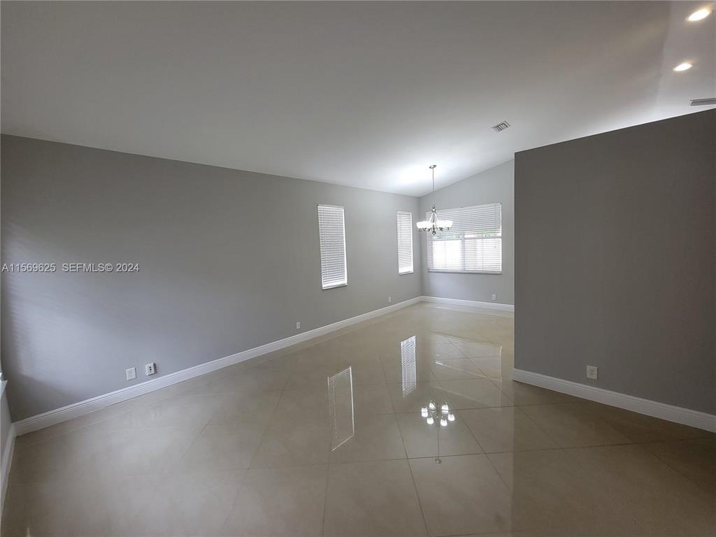 928 Falling Water Road Weston, FL 33326 - Photo 6 of 37 #6