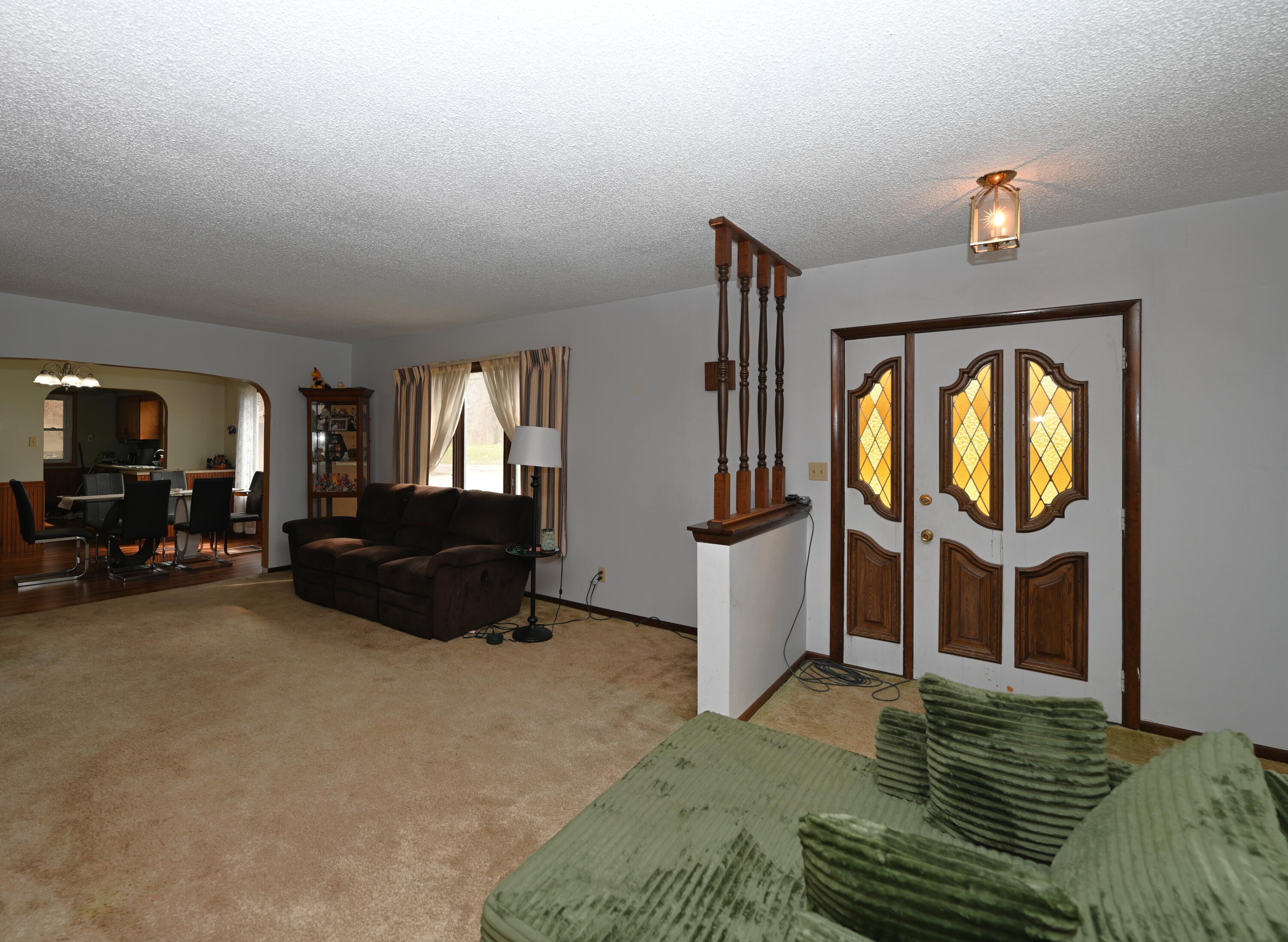 5110 West 400 North Winamac, IN 46996 - Photo 18 of 35 a living room with furniture