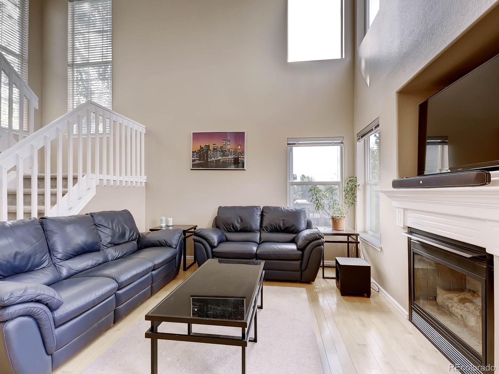 9771 Burberry Way Highlands Ranch, CO 80129 - Photo 5 of 28 Gallery Image 5