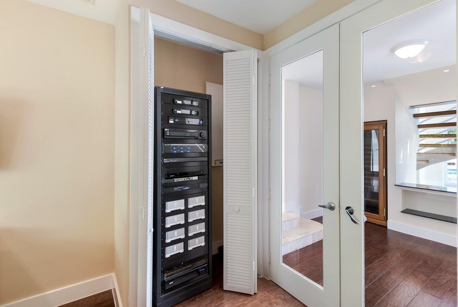 800 Harbour Drive Boca Raton, FL 33431 - Photo 22 of 35 Stereo Included