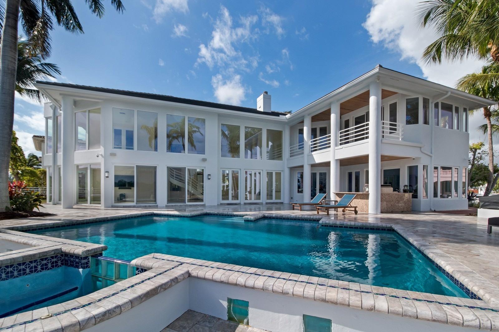 800 Harbour Drive Boca Raton, FL 33431 - Photo 32 of 35 Resort Style Pool