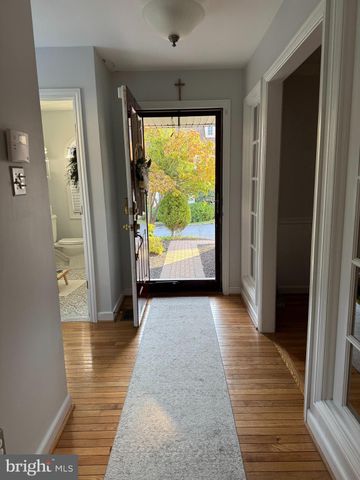 $530,000 | 295 Park Place, Media, PA 19063