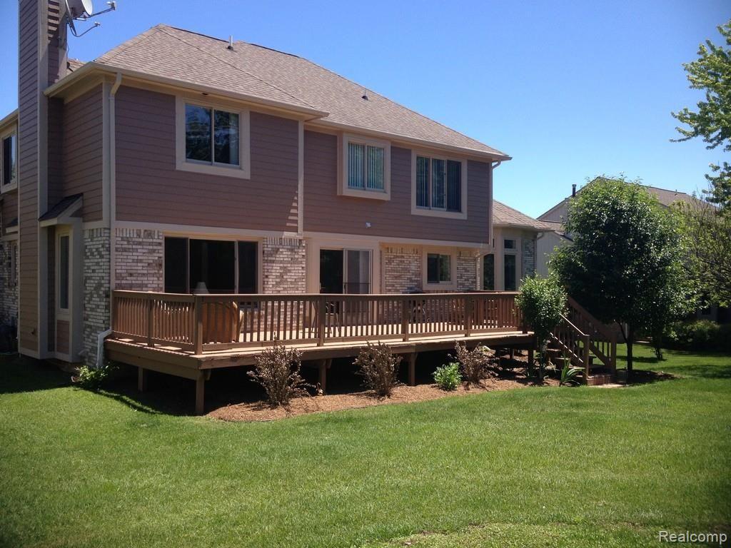 864 Rambling Drive Rochester, MI 48307 - Photo 2 of 21 IMG_0960.jpg