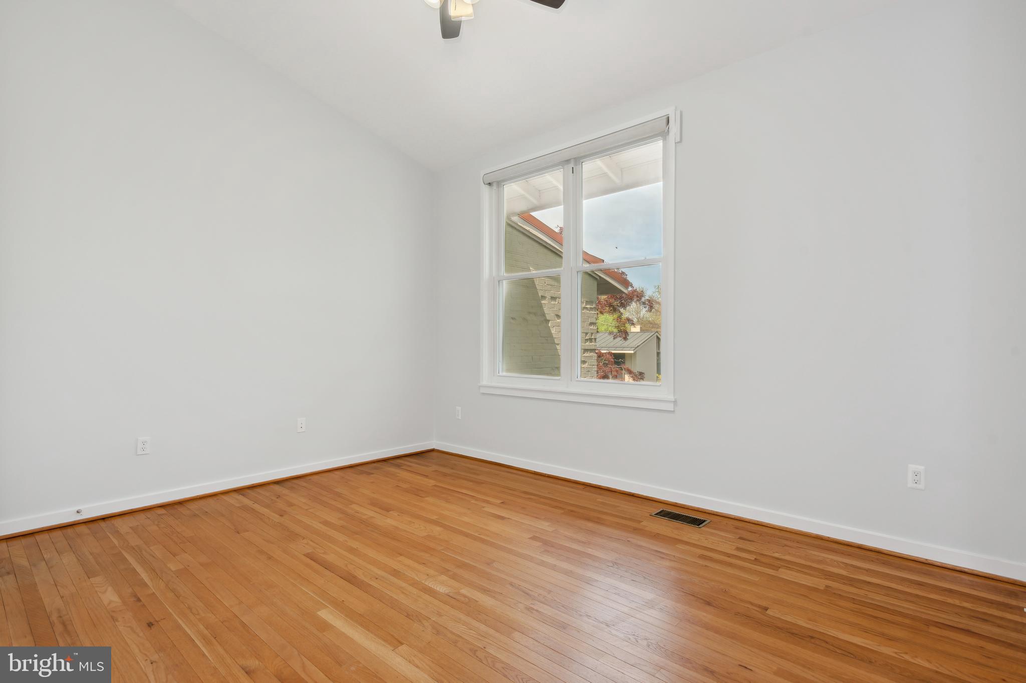 11439 Waterview Cluster Reston, VA 20190 - Photo 24 of 61 Primary Bedroom