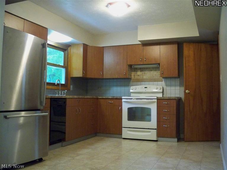 15910 Messenger Road Burton, OH 44021 - Photo 16 of 16 Another view of the Kitchen