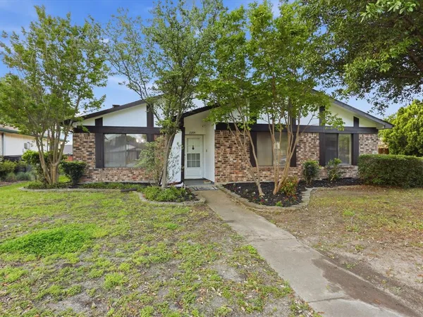 $315,000 | 2204 Ridgedale Drive, Carrollton, TX 75006