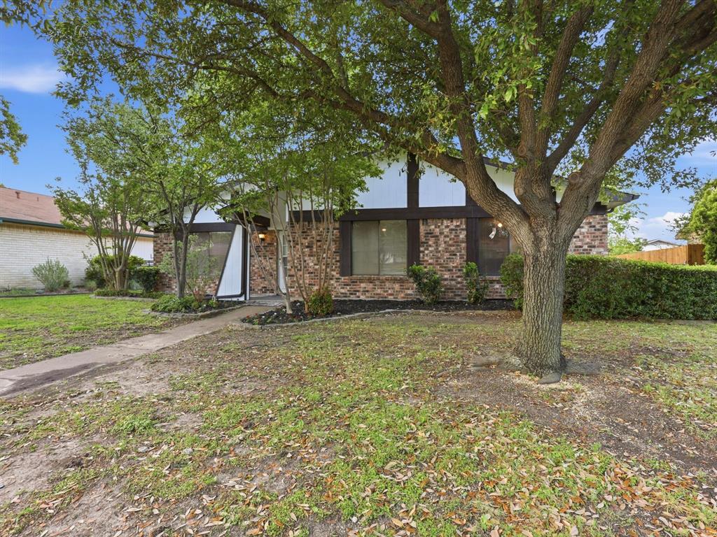 2204 Ridgedale Drive Carrollton, TX 75006 - Photo 2 of 28