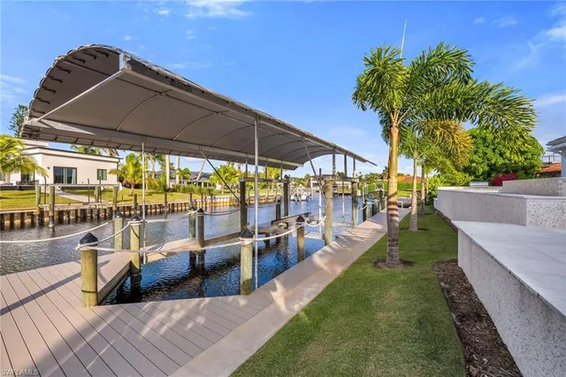 a view of a house with outdoor space