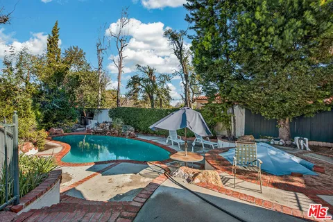 $1,850,000 | 5119 Quakertown Avenue, Woodland Hills, CA 91364