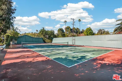 $1,850,000 | 5119 Quakertown Avenue, Woodland Hills, CA 91364