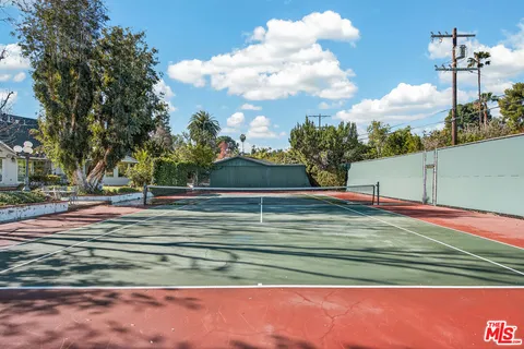 $1,850,000 | 5119 Quakertown Avenue, Woodland Hills, CA 91364