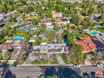 $1,850,000 | 5119 Quakertown Avenue, Woodland Hills, CA 91364