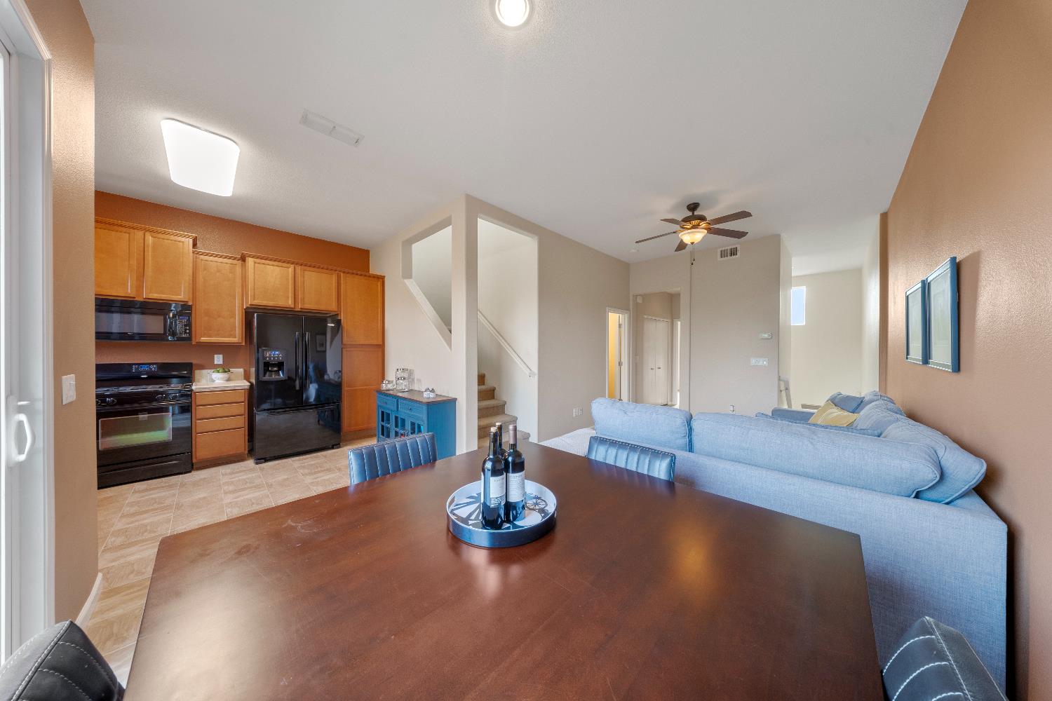 10847 Wraysbury Way Rancho Cordova, CA 95670 - Photo 4 of 28
