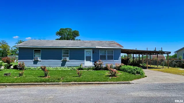 $69,900 | 99 Iroquois Street, McClure, IL 62957
