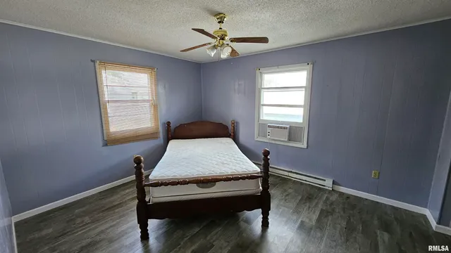 $69,900 | 99 Iroquois Street, McClure, IL 62957