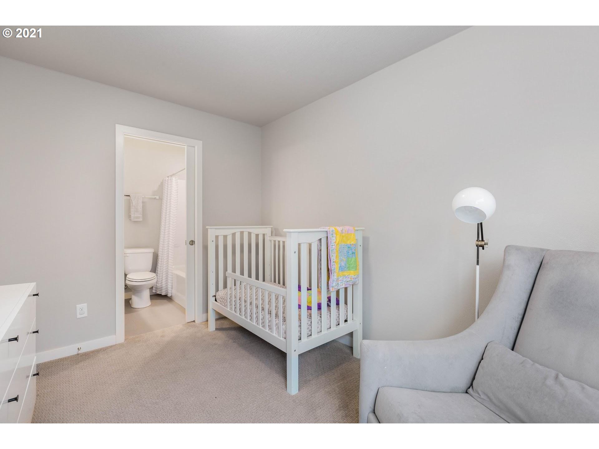 1814 Southwest Iowa Street, Unit 2 Portland, OR 97239 - Photo 17 of 22 Gallery Image 17