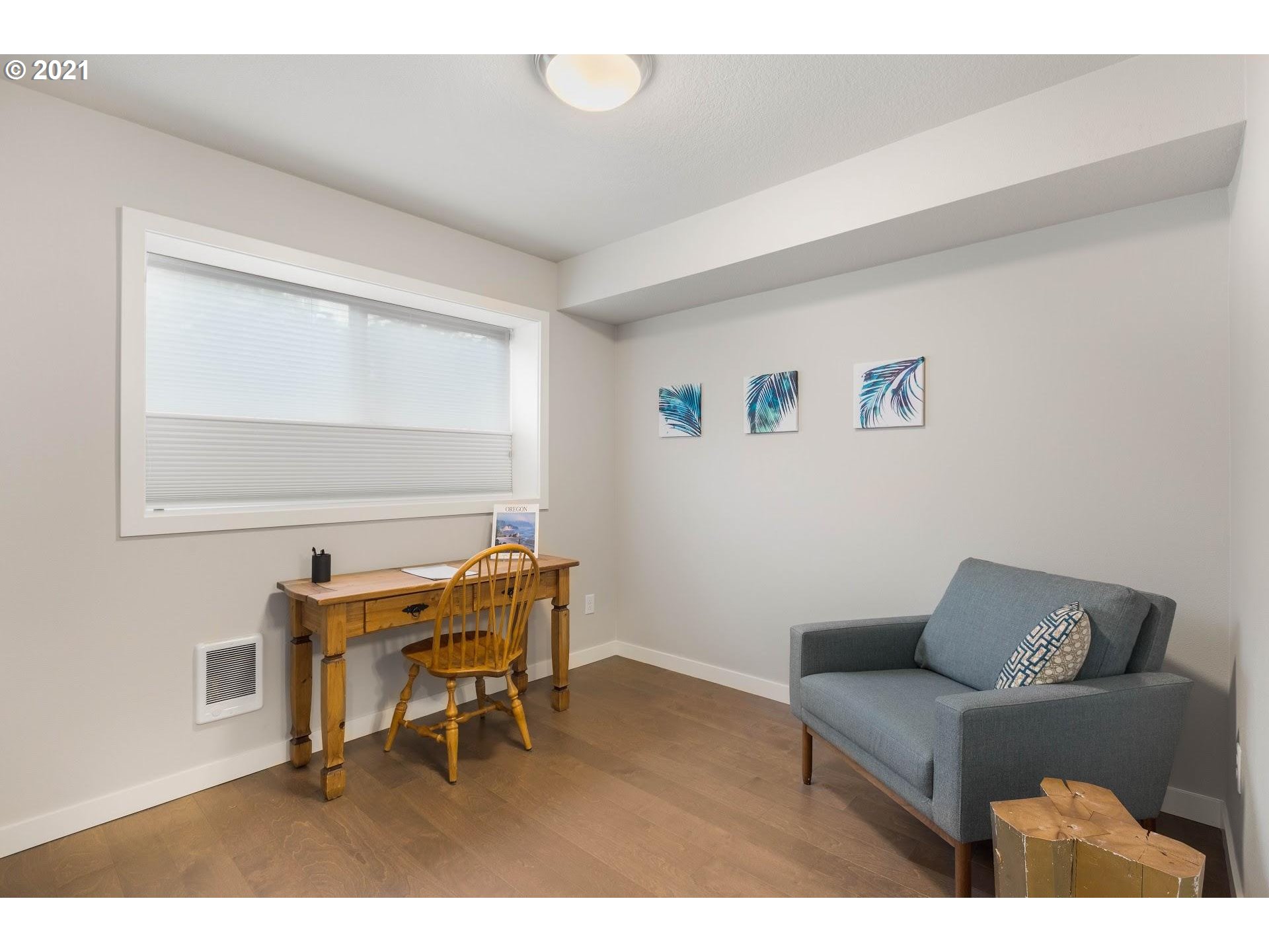 1814 Southwest Iowa Street, Unit 2 Portland, OR 97239 - Photo 19 of 22 Gallery Image 19