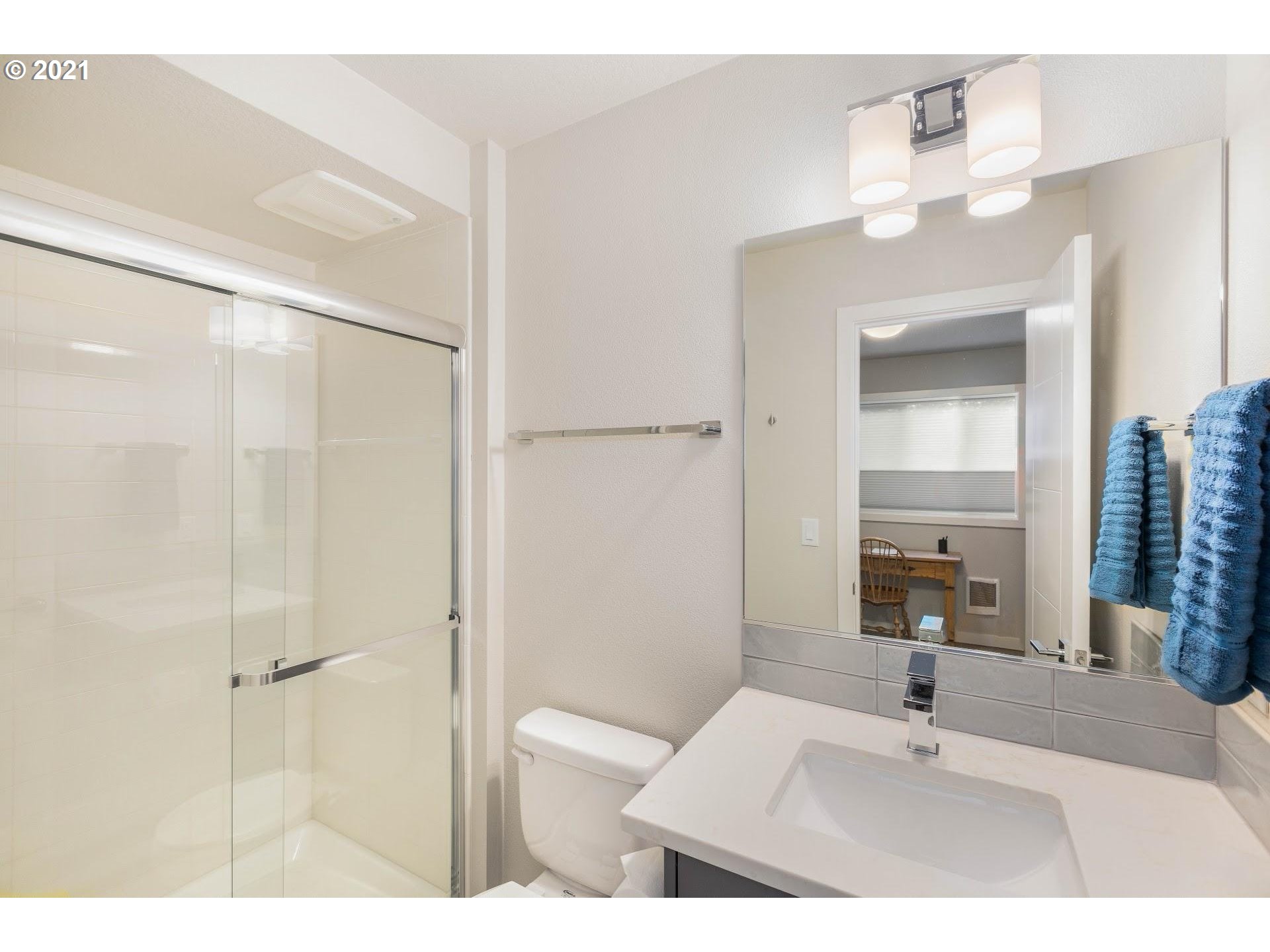 1814 Southwest Iowa Street, Unit 2 Portland, OR 97239 - Photo 20 of 22 Gallery Image 20