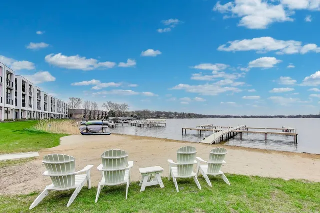 $6,000 | 26 Natalie Lane, Lake Zurich, IL 60047