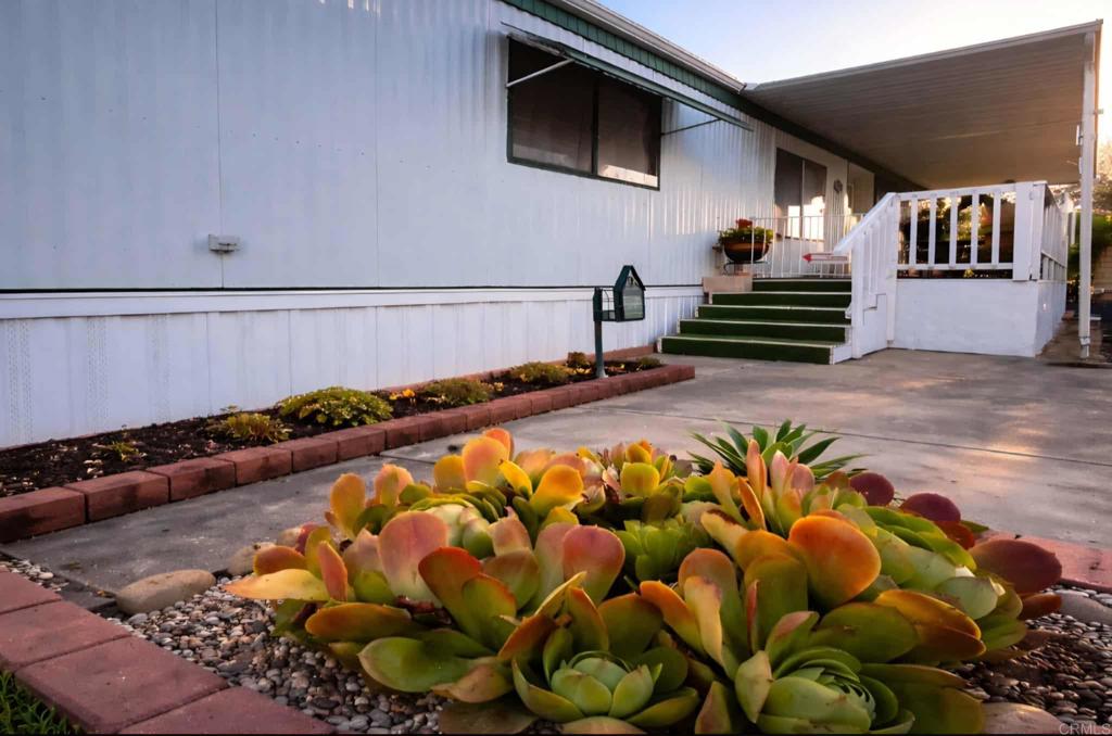 1815 Sweetwater, Unit 1 Spring Valley, CA 91977 - Photo 3 of 34 a view of entryway and hall