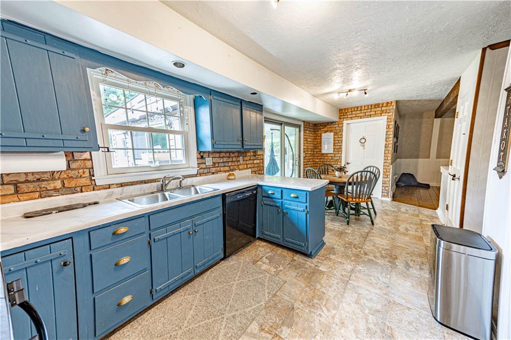 935 Monroe Court Apollo, PA 15613 - Photo 9 of 46 Gallery Image 9