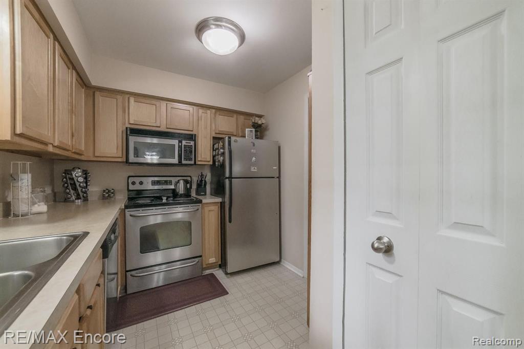1510 Porter Circle Rochester Hills, MI 48307 - Photo 12 of 28