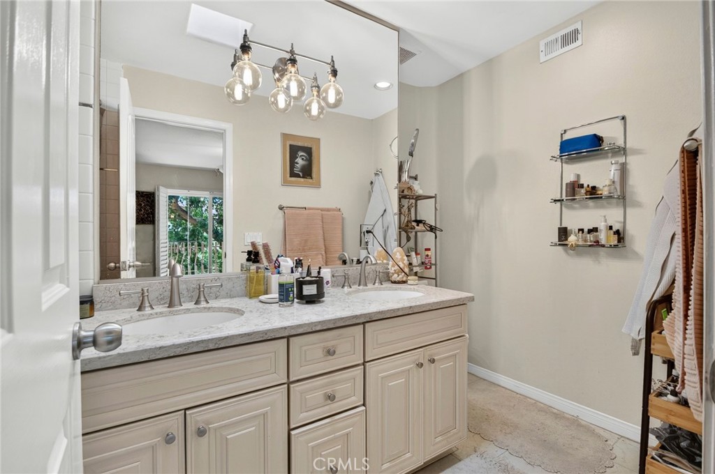 5340 Las Virgenes Road, Unit 11 Calabasas, CA 91302 - Photo 22 of 33 Gallery Image 22