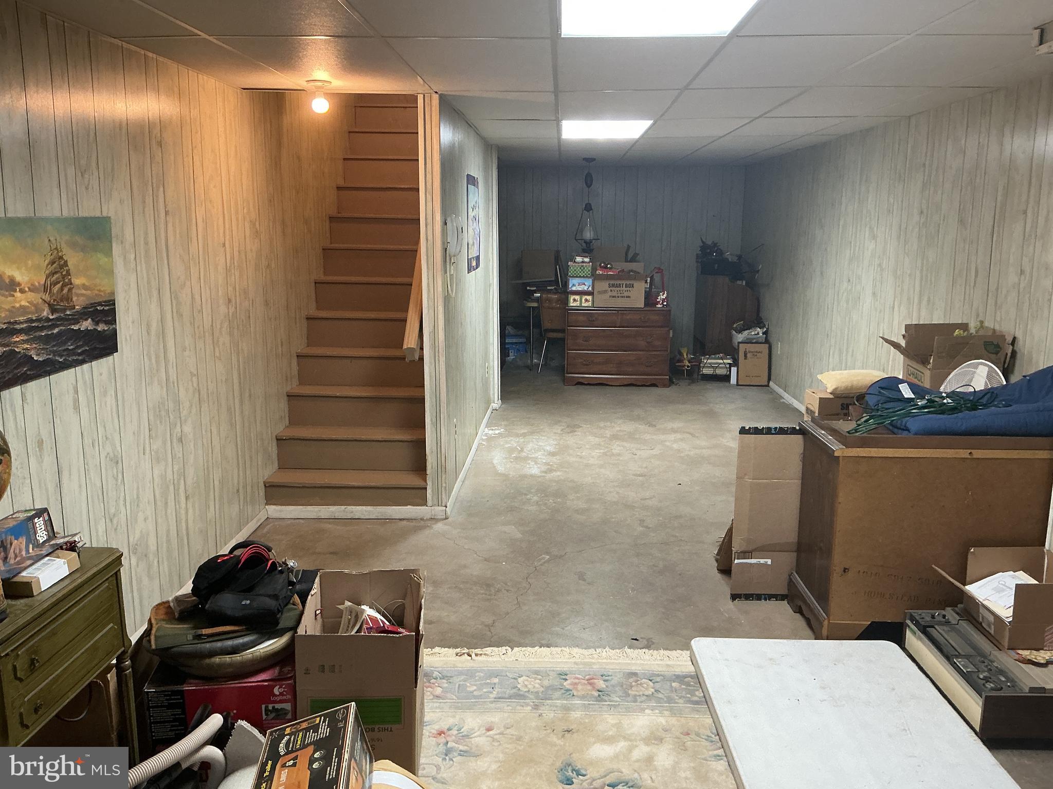 6150 Chambers Hill Road Harrisburg, PA 17111 - Photo 22 of 24 a room with furniture and musical instruments