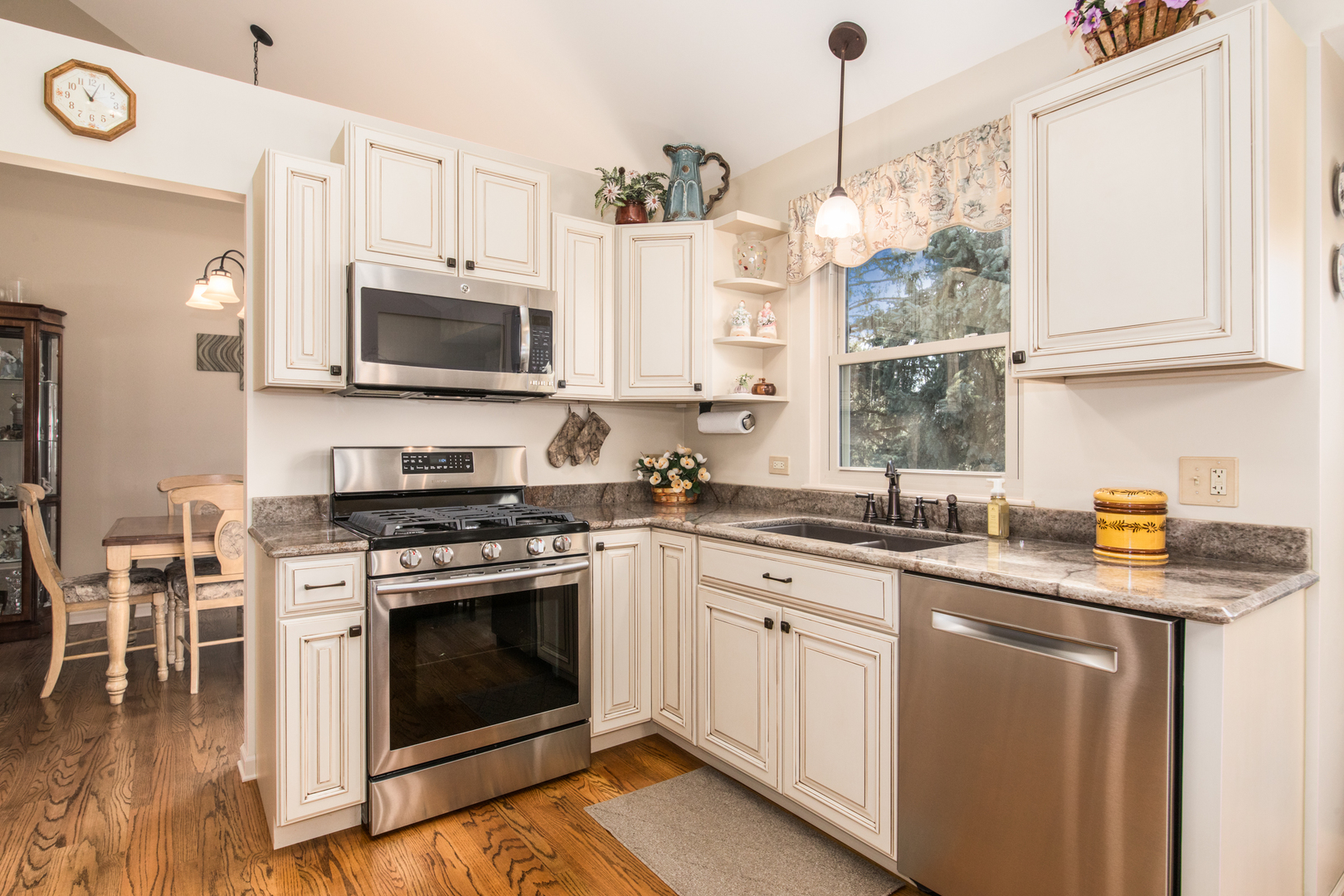 1136 Stanton Road Lake Zurich, IL 60047 - Photo 6 of 33