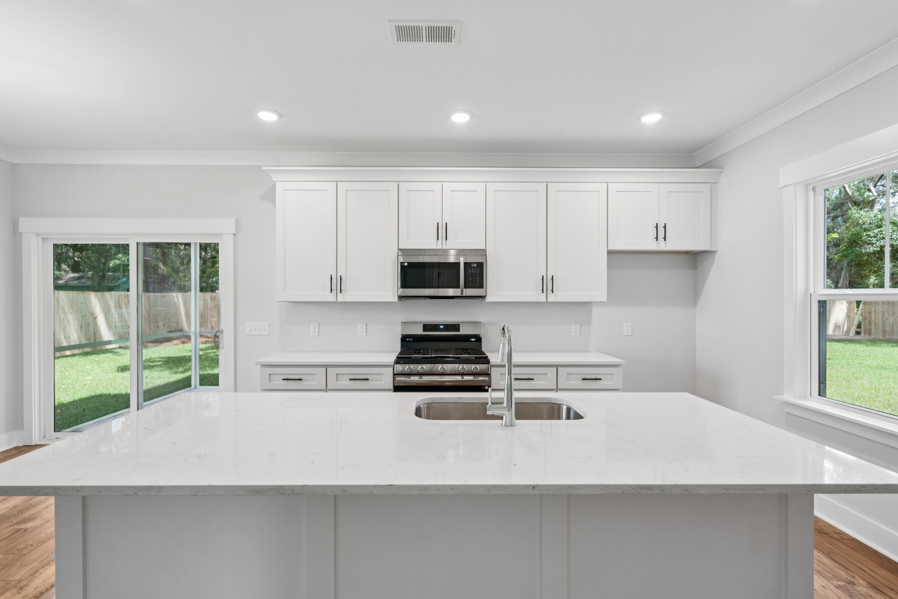 2128 Bradham Road Charleston, SC 29412 - Photo 11 of 55 2128BradhamRd-KeenEyeMarketing-016