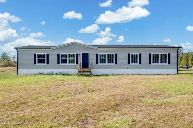 $214,900 | 124 Fieldcrest Lane, Beulaville, NC 28518