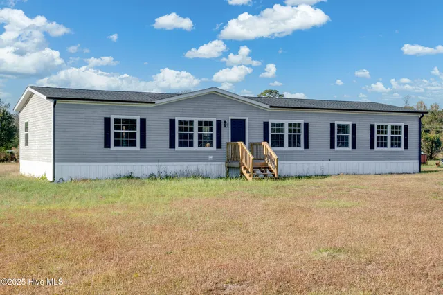 $214,900 | 124 Fieldcrest Lane, Beulaville, NC 28518