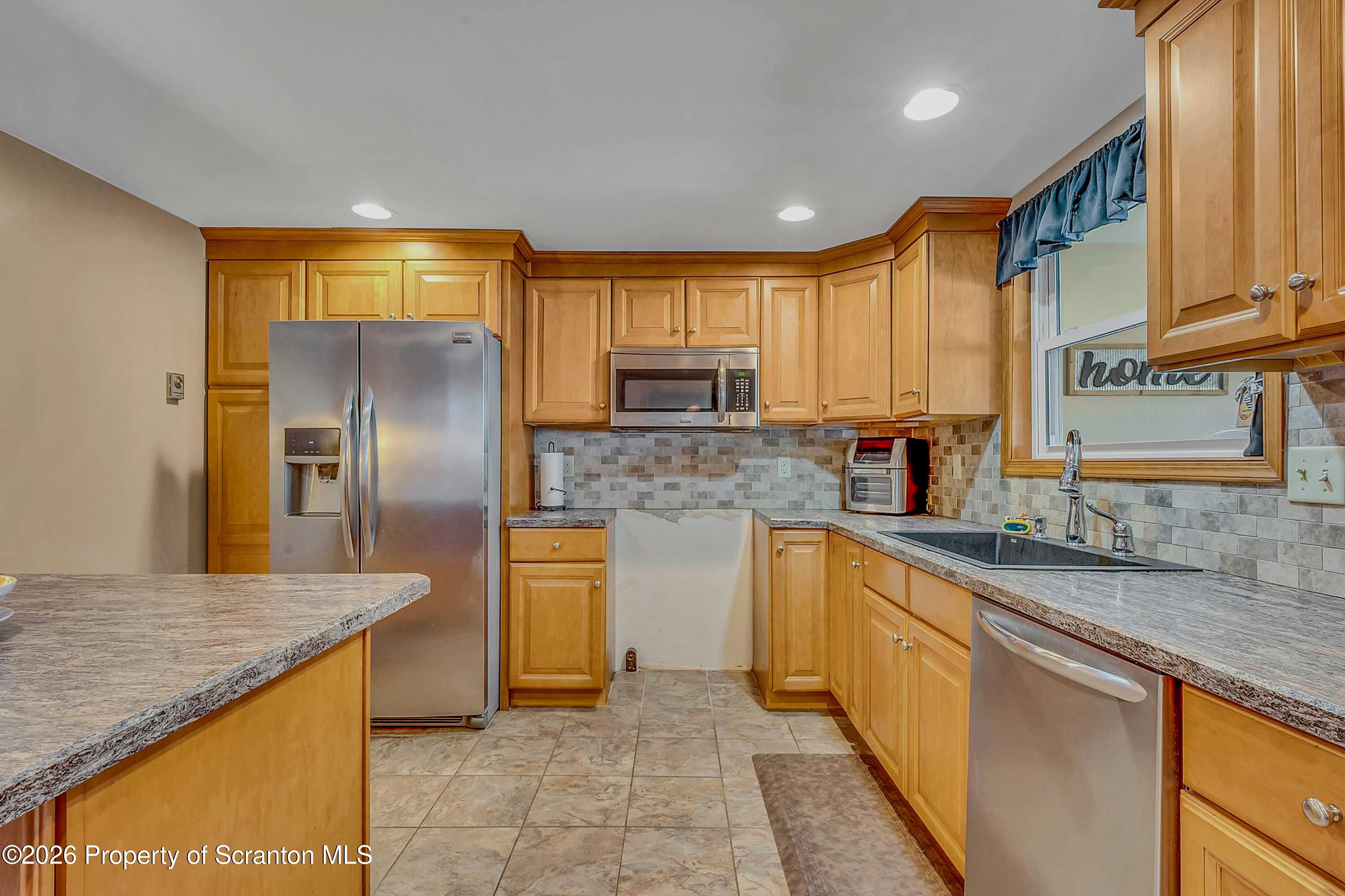 1061 Springbrook Avenue Moosic, PA 18507 - Photo 14 of 30 Springbrook -16