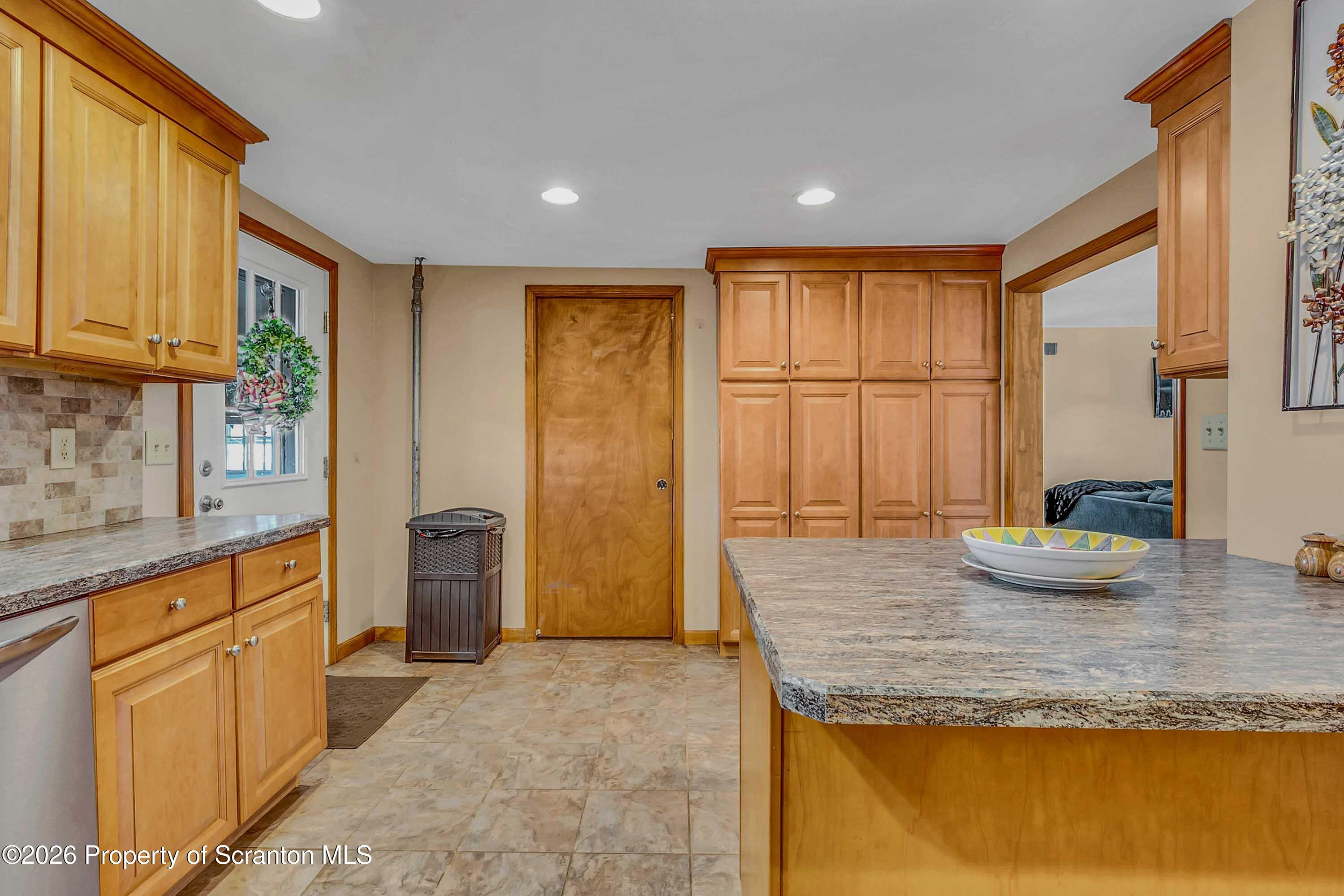 1061 Springbrook Avenue Moosic, PA 18507 - Photo 15 of 30 Springbrook -17